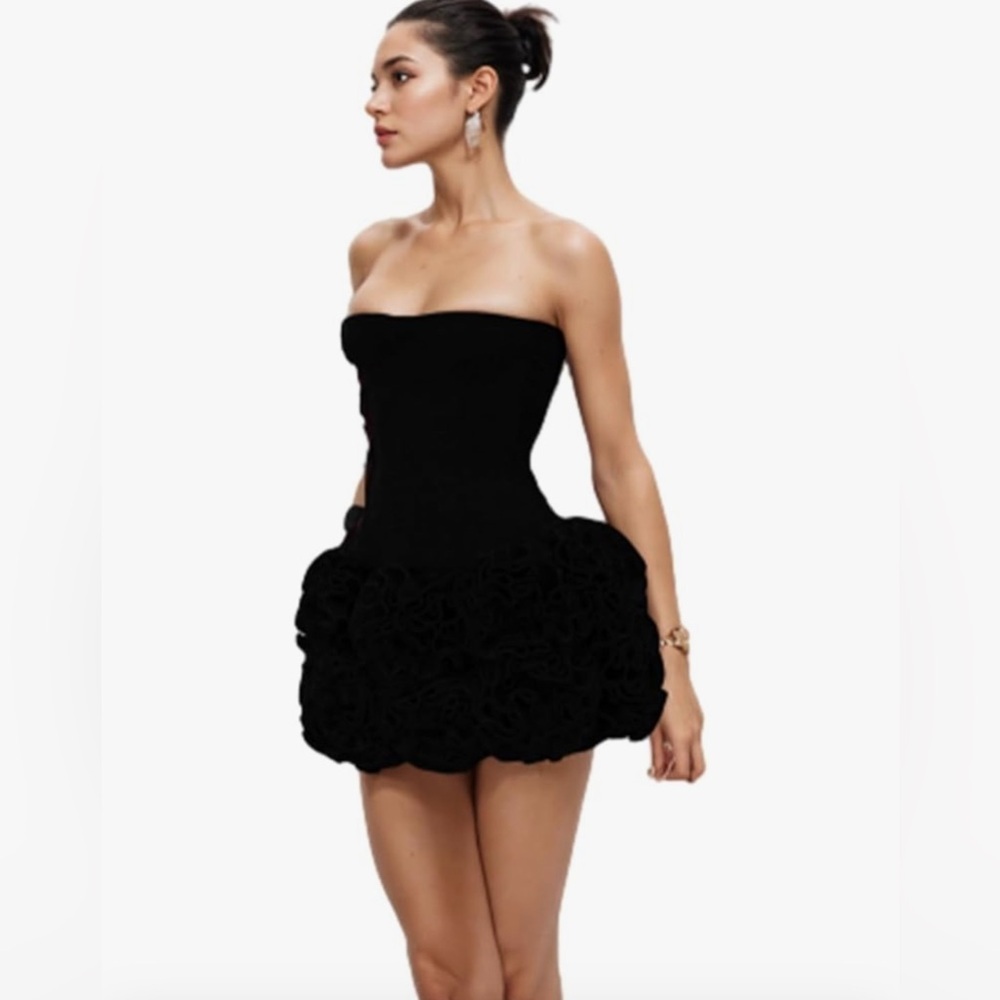 Elegant Black Strapless Dress